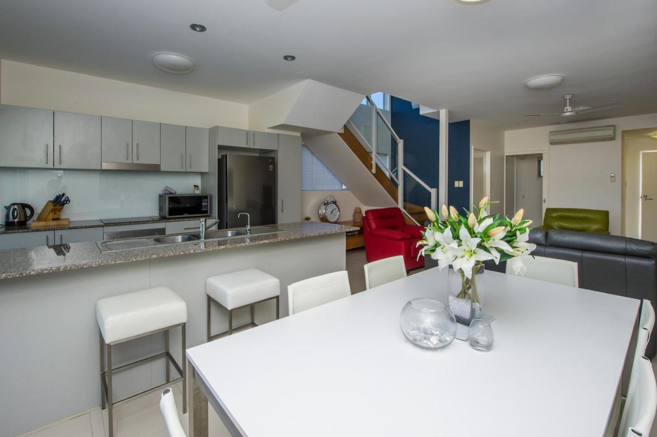 Beachside Magnetic Harbour Apartments Nelly Bay Экстерьер фото