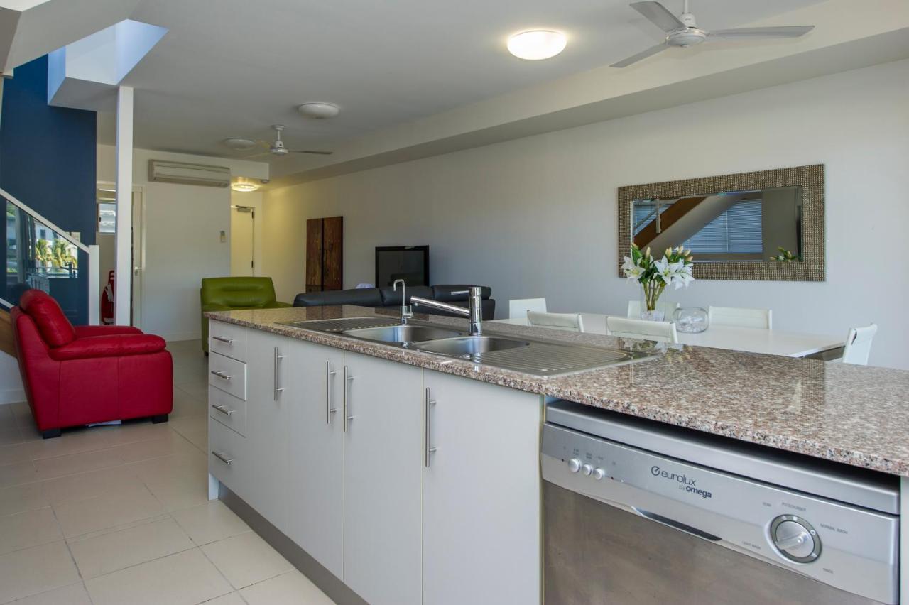 Beachside Magnetic Harbour Apartments Nelly Bay Экстерьер фото