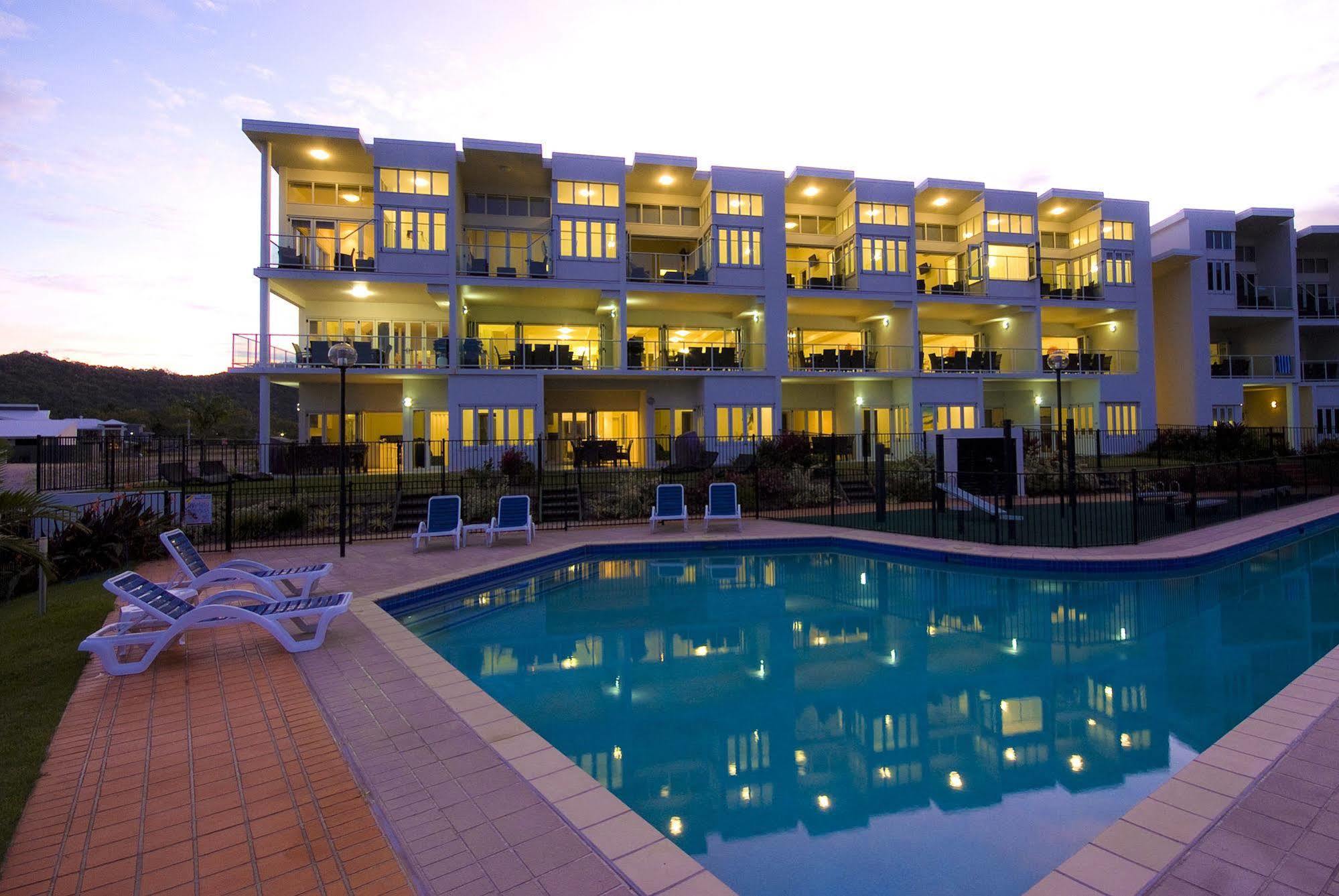 Beachside Magnetic Harbour Apartments Nelly Bay Экстерьер фото