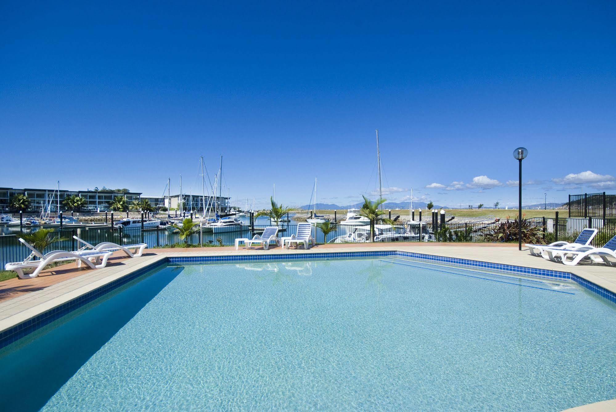 Beachside Magnetic Harbour Apartments Nelly Bay Экстерьер фото